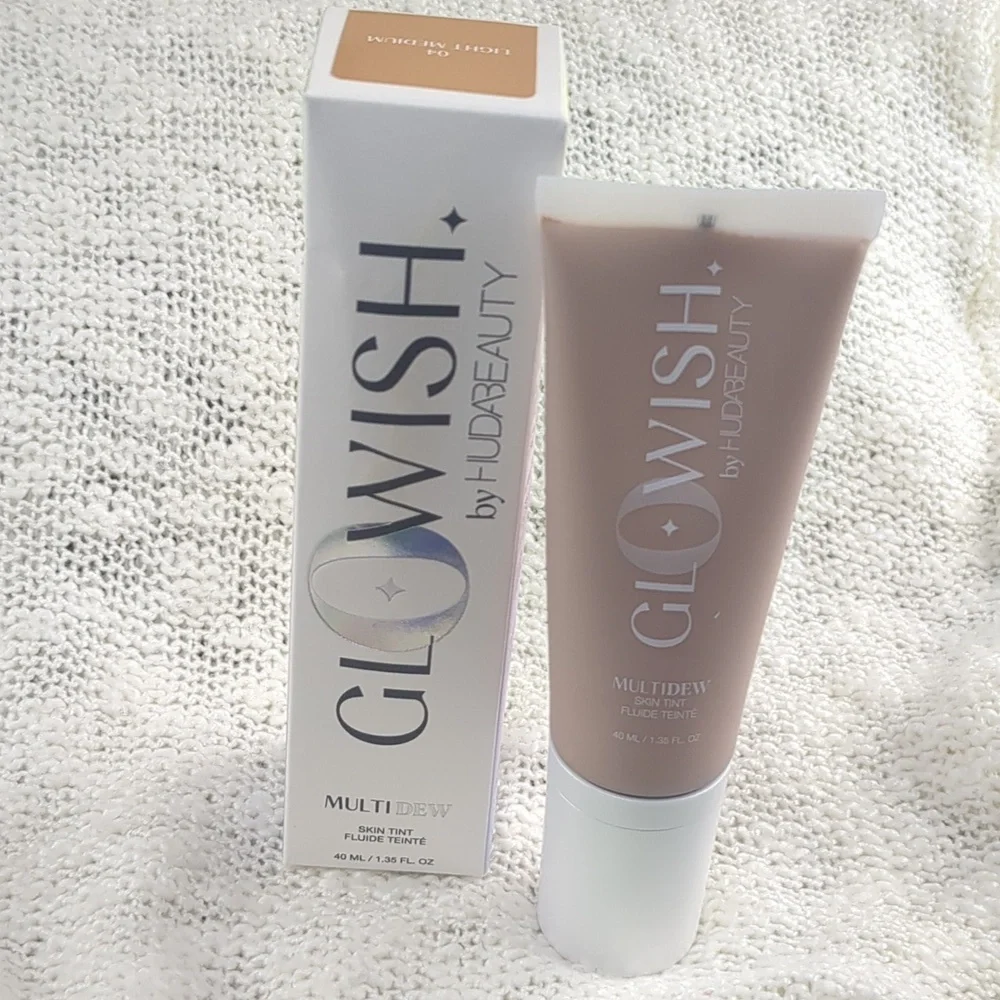 HUDA BEAUTY GloWish Multidew Skin Tint LIGHT MEDIUM 04, 40ml/1.35fl oz